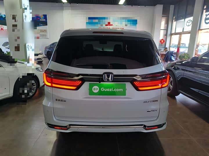 Фото 6 - Honda Elysion