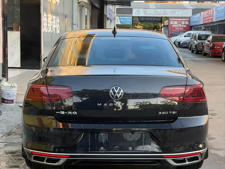 Фото 3 - Volkswagen Magotan