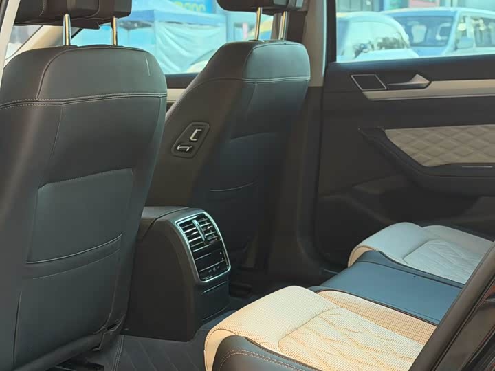 Фото 6 - Volkswagen Magotan