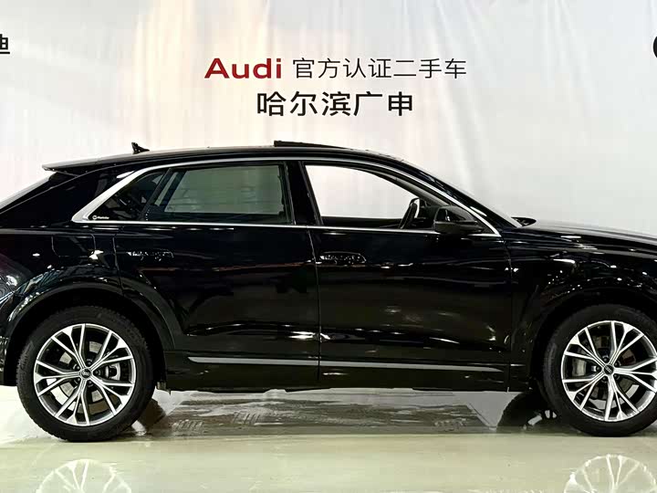 Фото 4 - Audi Q8