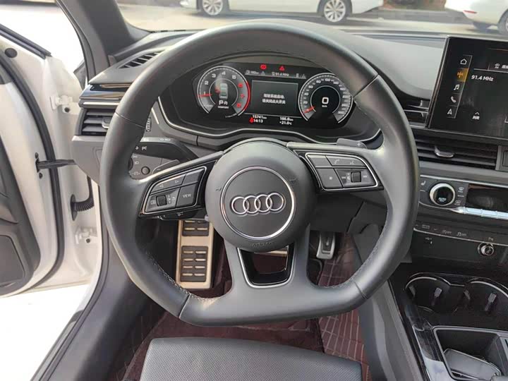 Фото 7 - Audi A4L