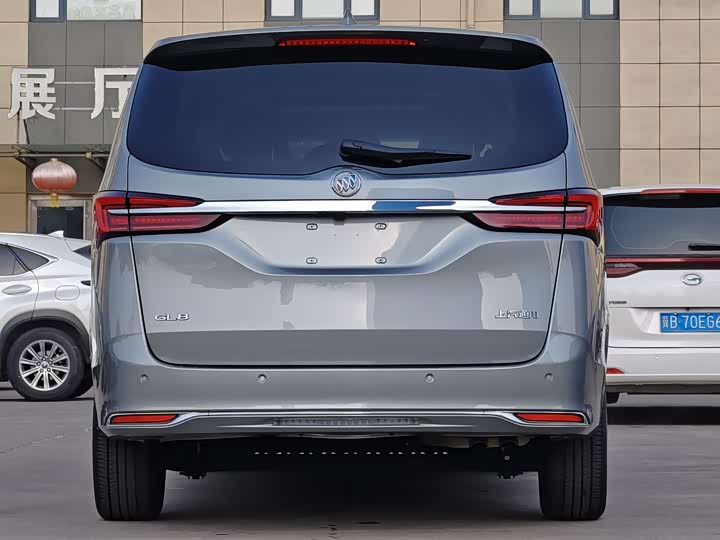 Фото 6 - Buick GL8 ES