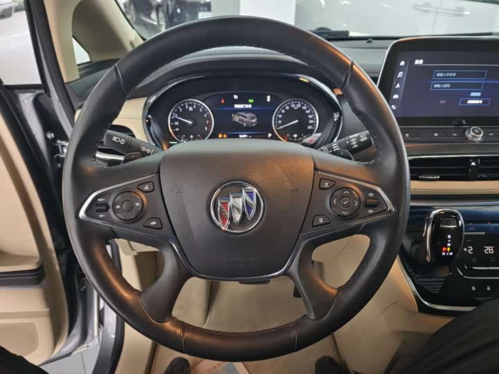 Фото 9 - Buick GL8 ES