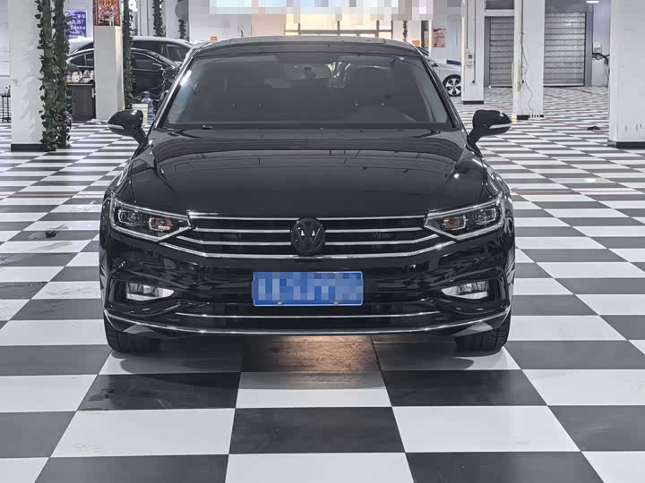 Фото 2 - Volkswagen Magotan