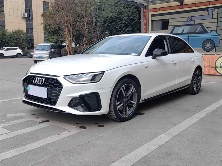 Фото 1 - Audi A4L