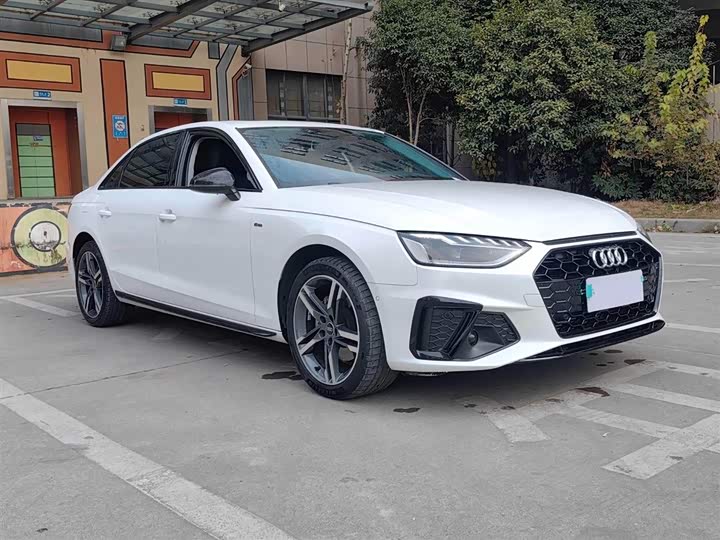 Фото 3 - Audi A4L