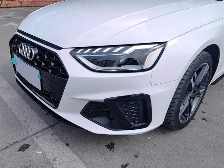 Фото 4 - Audi A4L