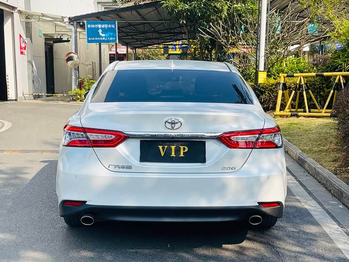 Фото 5 - Toyota Camry