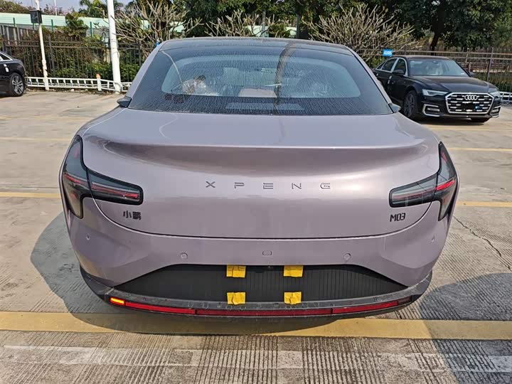 Фото 6 - XPeng Mona M03