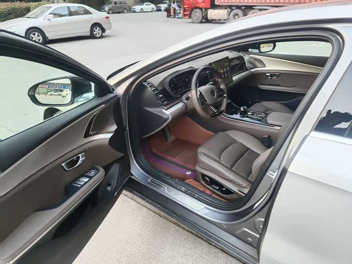 Фото 2 - BYD Han