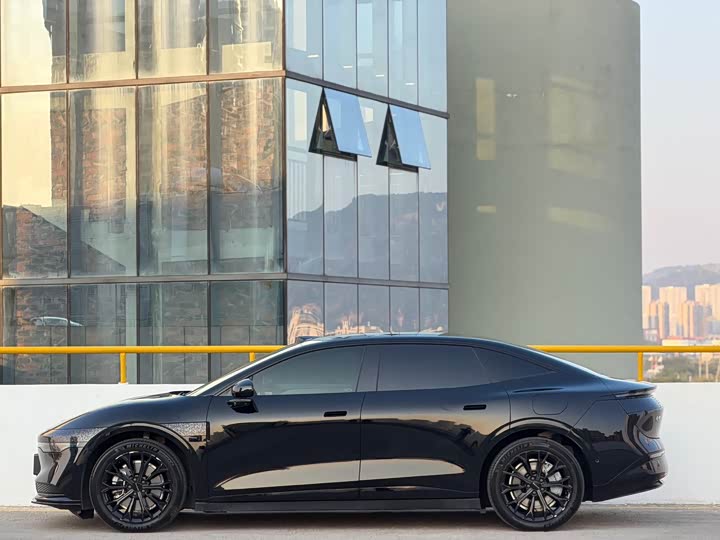 Фото 7 - Zeekr 007