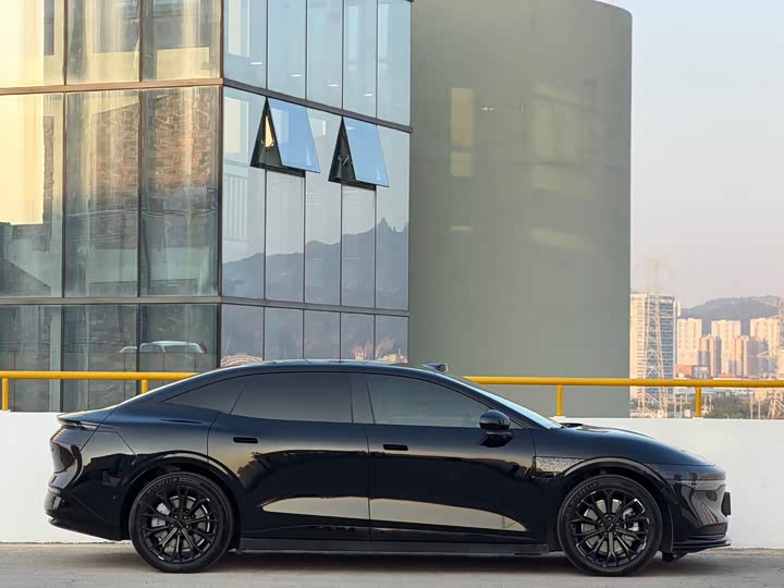 Фото 8 - Zeekr 007