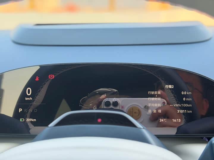 Фото 9 - Zeekr 007