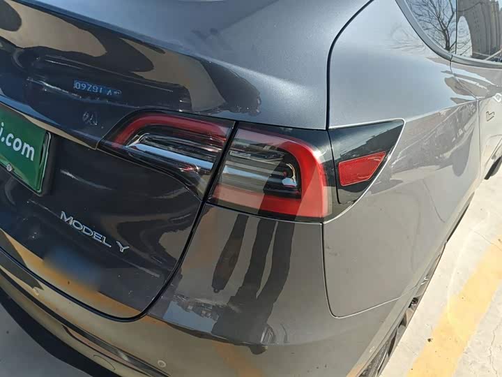 Фото 8 - Tesla Model Y