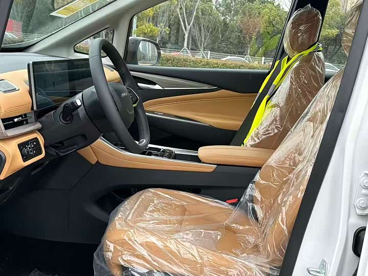 Фото 2 - Maxus G50 Hybrid