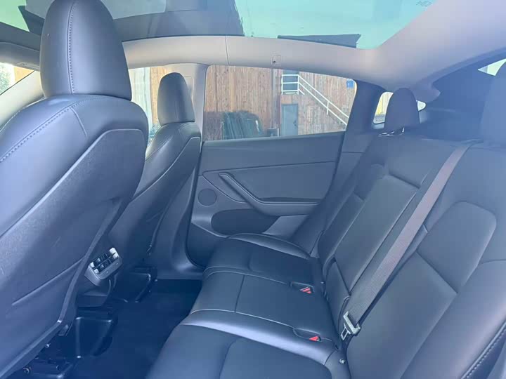 Фото 8 - Tesla Model Y