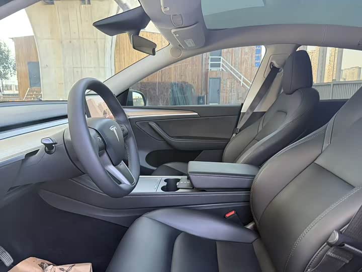 Фото 9 - Tesla Model Y