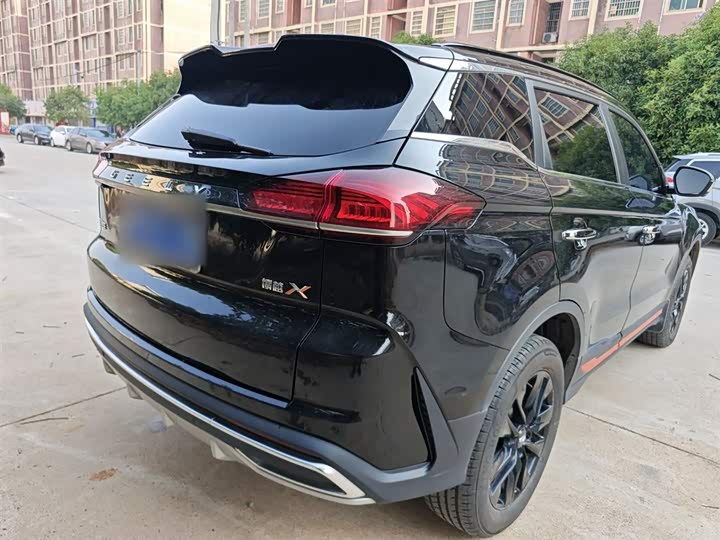 Фото 7 - Geely Atlas