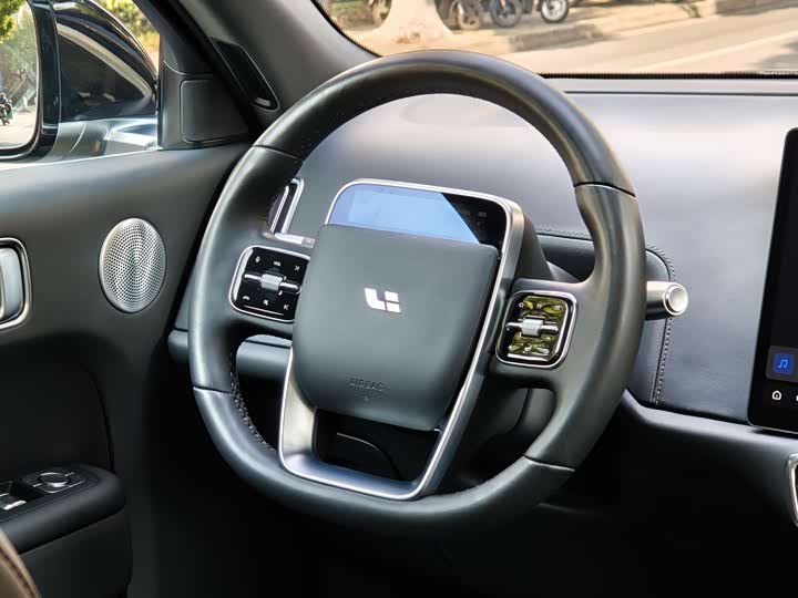 Фото 9 - LiXiang L9