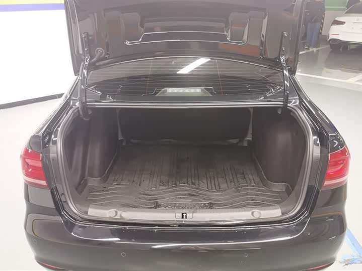 Фото 4 - Volkswagen Lavida