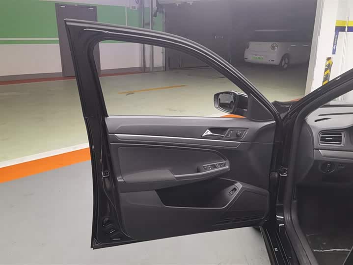 Фото 7 - Volkswagen Lavida