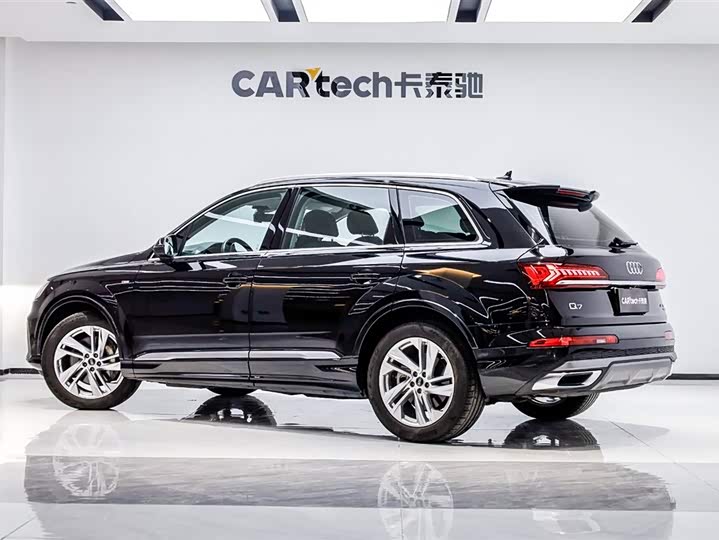 Фото 4 - Audi Q7