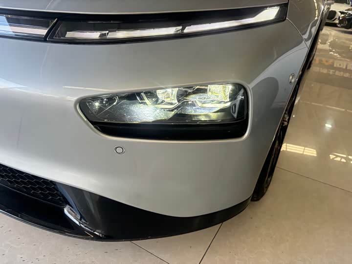 Фото 2 - XPeng P7