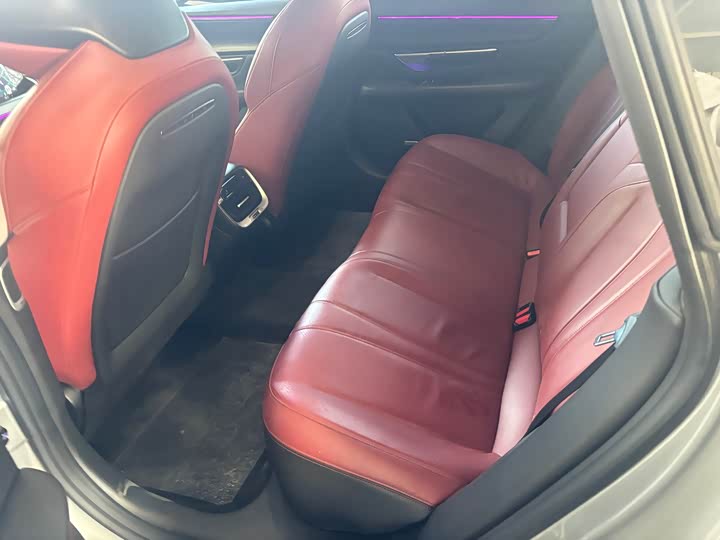 Фото 8 - XPeng P7