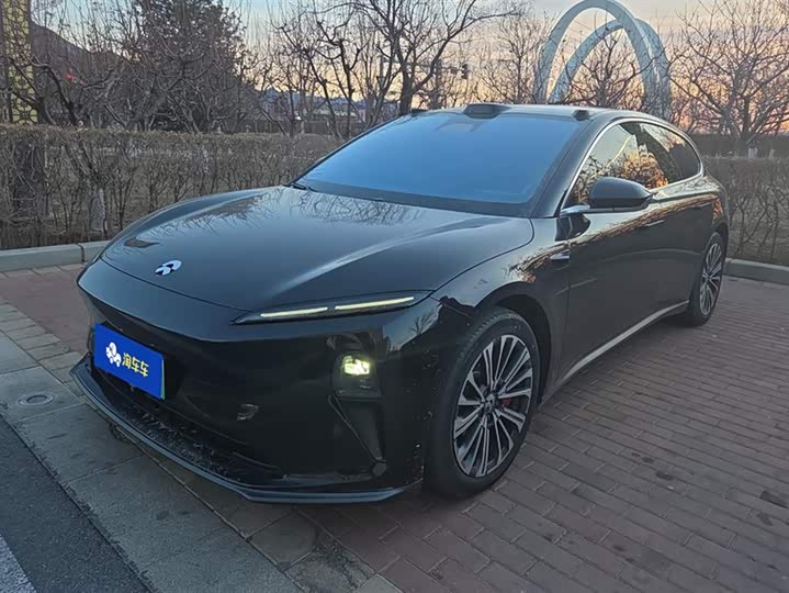 Фото 1 - Nio ET5T