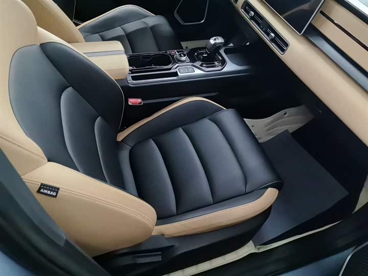 Фото 3 - Geely Icon