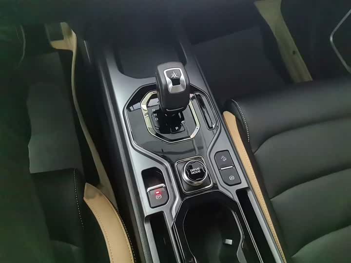 Фото 9 - Geely Icon