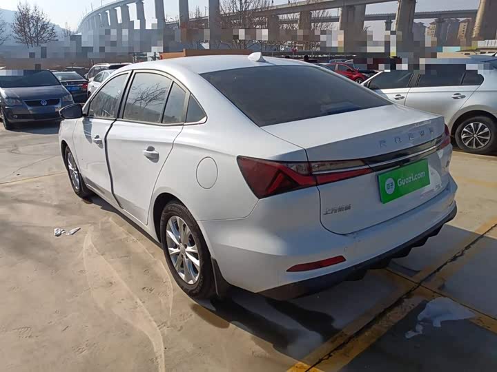 Фото 5 - Roewe i5