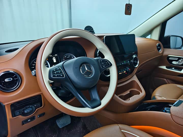 Фото 9 - Mercedes-Benz Vito