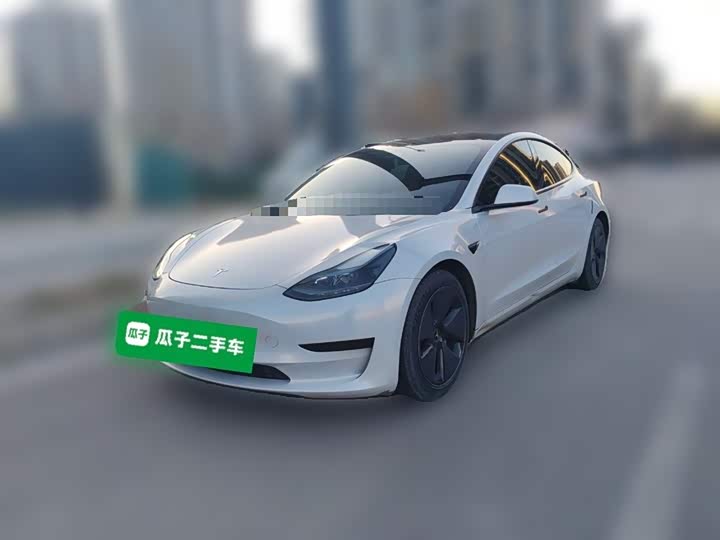 Фото 2 - Tesla Model 3