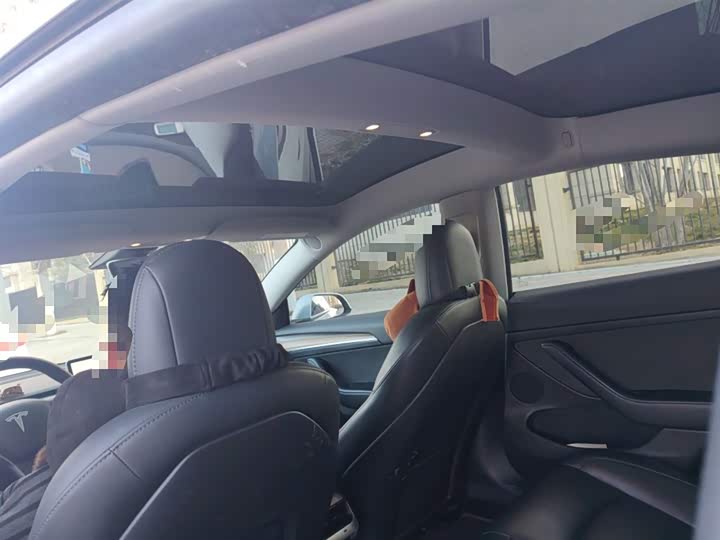 Фото 9 - Tesla Model 3