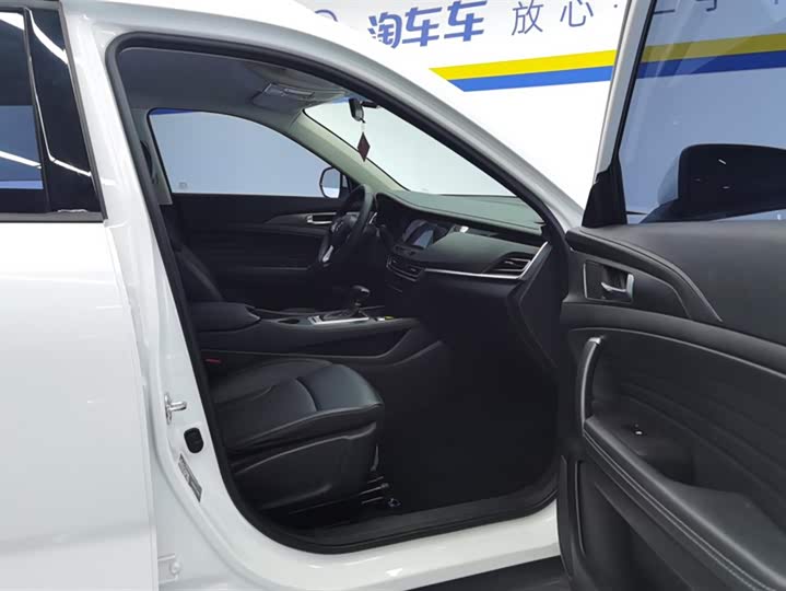 Фото 8 - Changan CS35 Plus