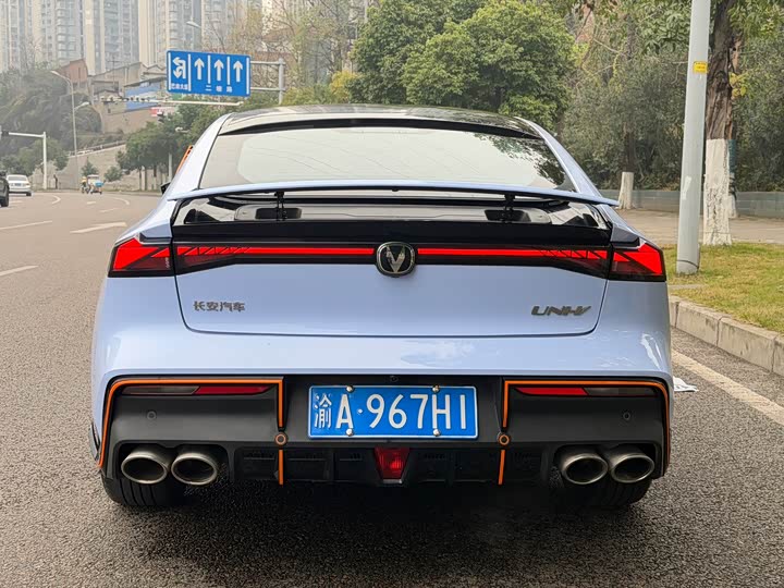 Фото 4 - Changan UNI-V