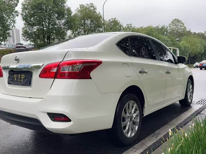 Фото 7 - Nissan Sylphy