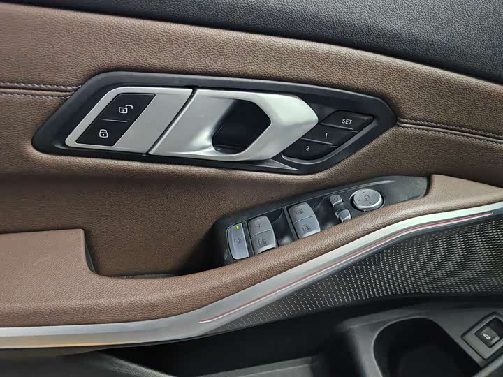 Фото 2 - BMW 3 Series