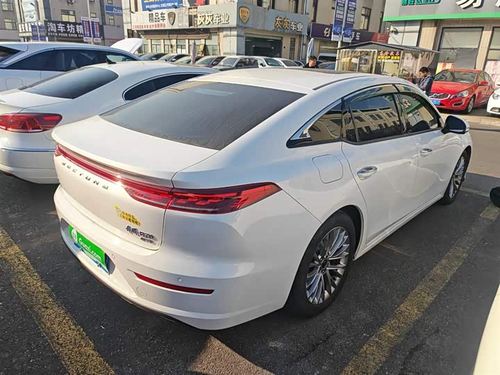 Фото 7 - Bestune B70