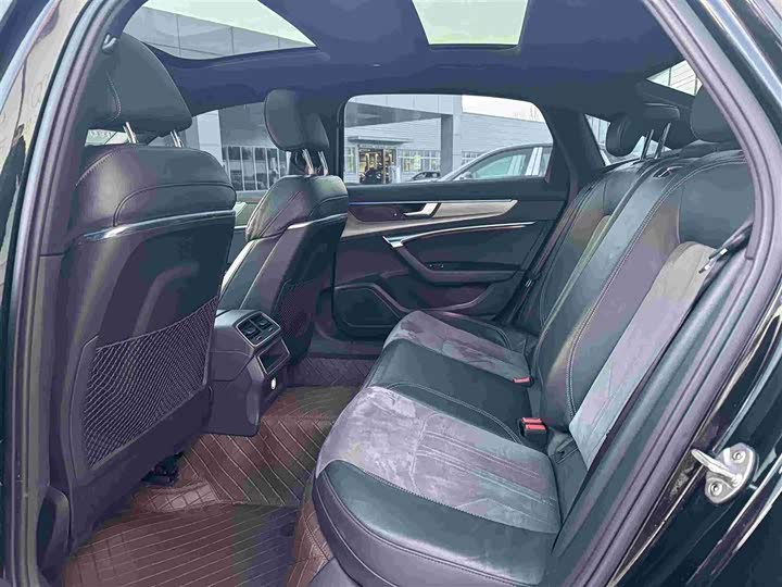 Фото 5 - Audi A6L