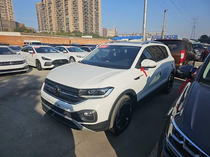 Фото 1 - Volkswagen Tacqua