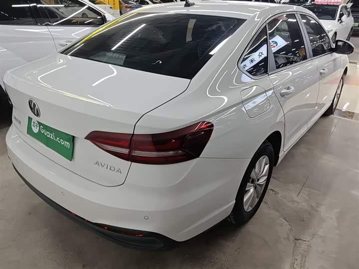 Фото 7 - Volkswagen Lavida