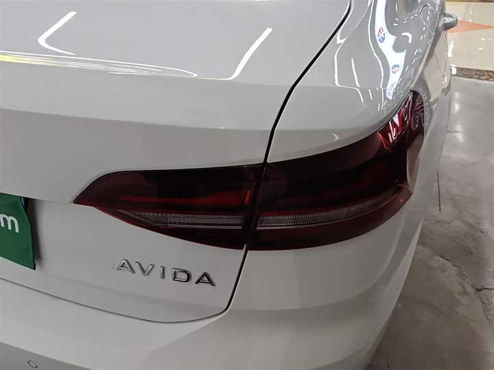 Фото 8 - Volkswagen Lavida