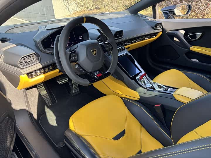 Фото 9 - Lamborghini Huracán