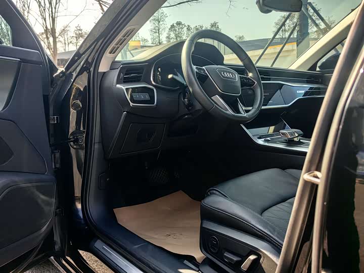 Фото 4 - Audi A6L