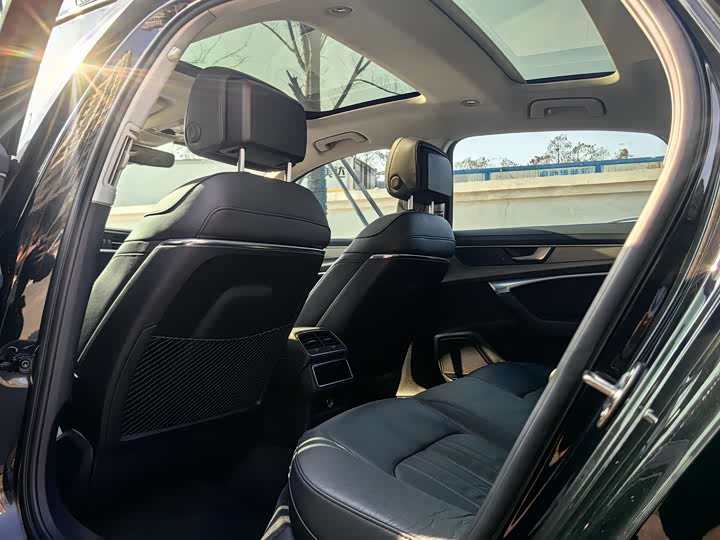 Фото 5 - Audi A6L