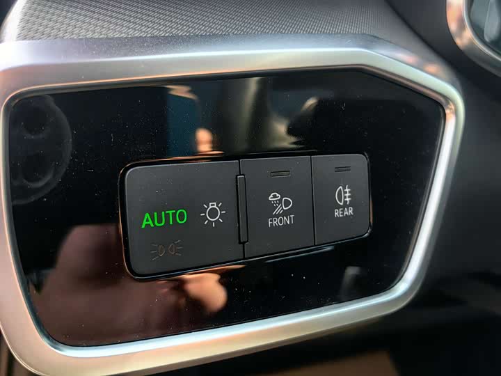 Фото 6 - Audi A6L