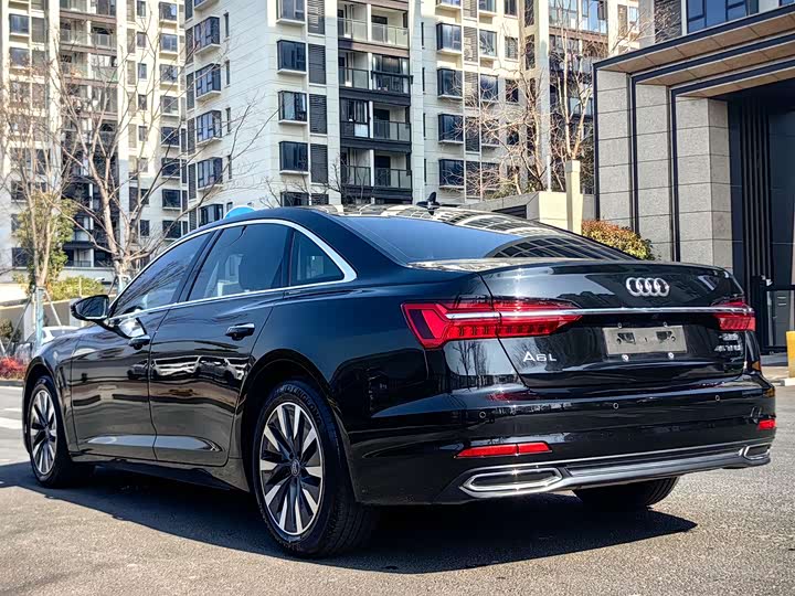 Фото 9 - Audi A6L