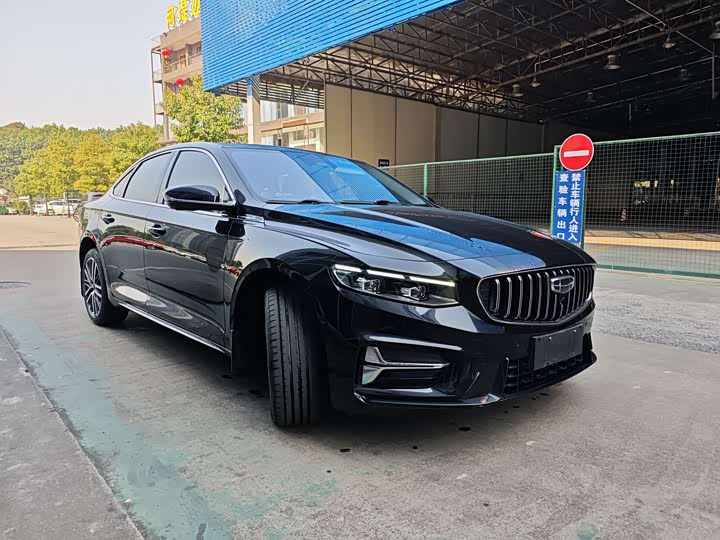 Фото 3 - Geely Preface